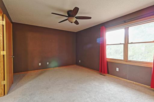 912 Moonlight Drive, Saint Paul, MN 55125