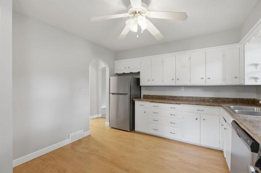 560 Barrett Street S, Winsted, MN 55395