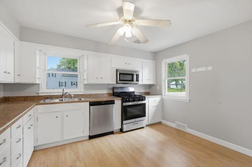560 Barrett Street S, Winsted, MN 55395