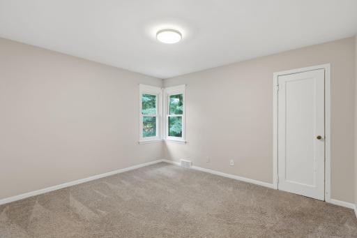 560 Barrett Street S, Winsted, MN 55395