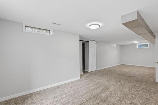 560 Barrett Street S, Winsted, MN 55395