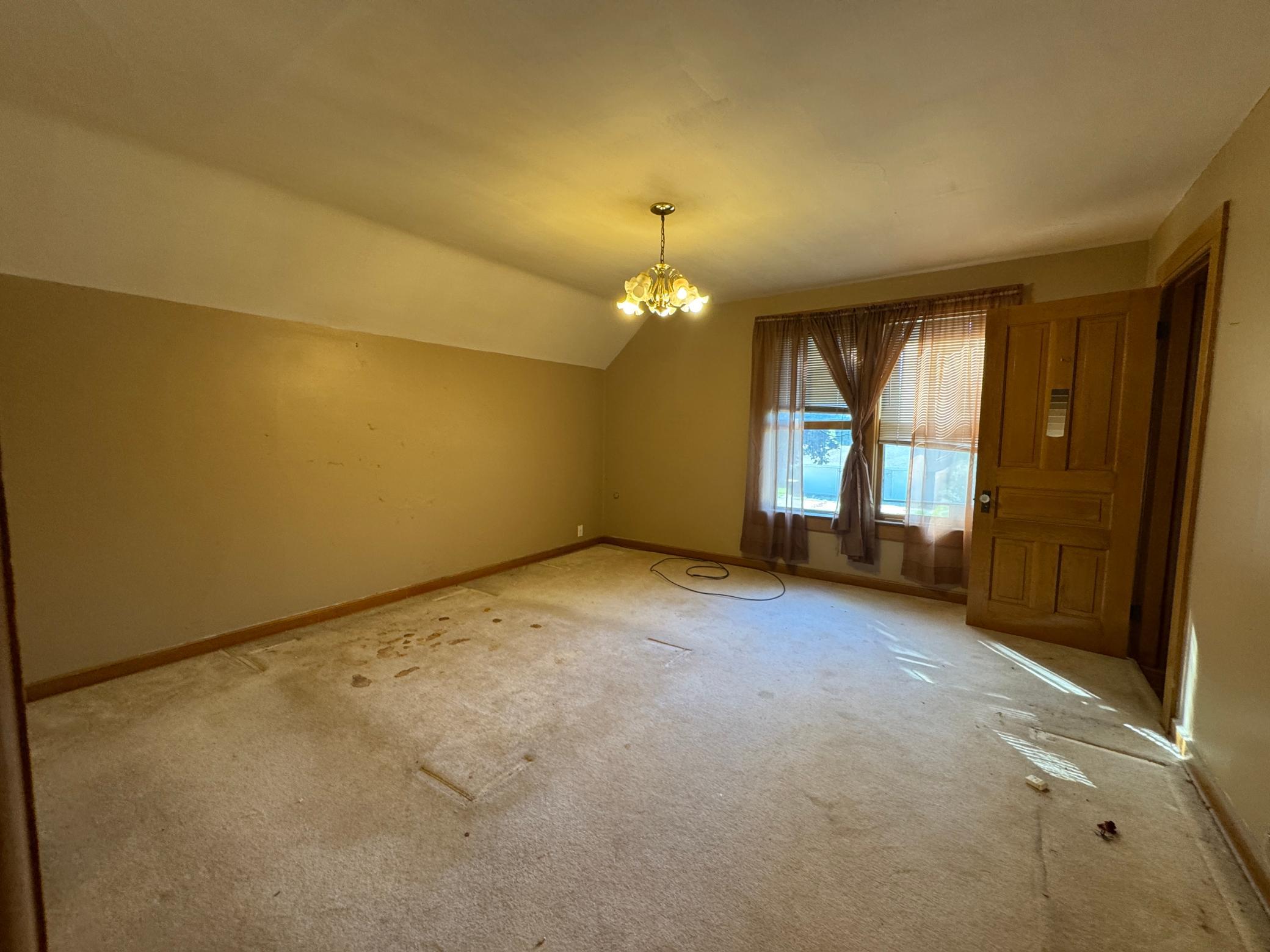 218 Bedroom 2.JPG