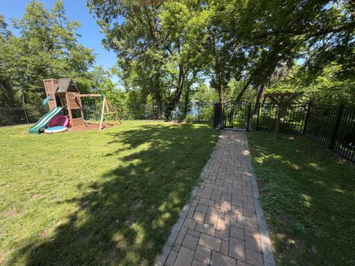 6821 Long Lake Road, Willmar, MN 56201