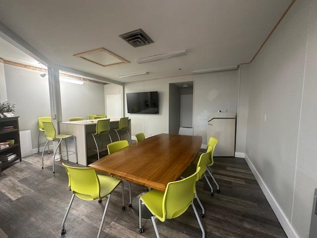 Unit 202 Office 2