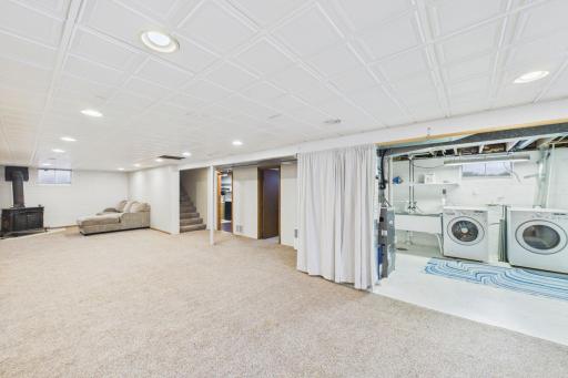 Basement / Laundry Room