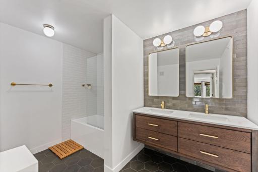 1550 Zarthan Avenue S, 512, Minneapolis, MN 55416