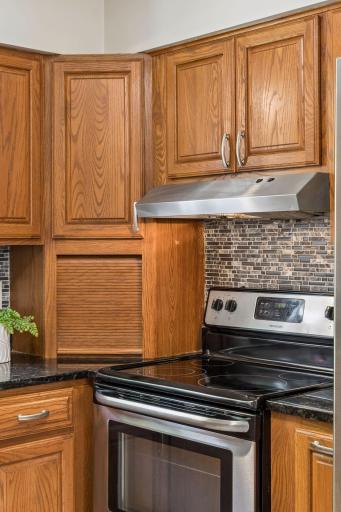 285 Deubener Place, Saint Paul, MN 55105