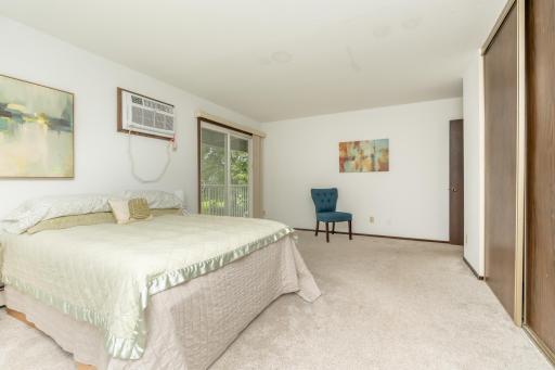 175 County Road B2 E, 429, Saint Paul, MN 55117
