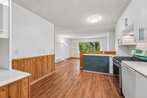 12-web-or-mls-Grey Widgeon Pl-S0505-012.jpg