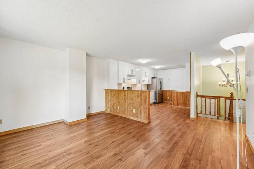 7-web-or-mls-Grey Widgeon Pl-S0505-007.jpg