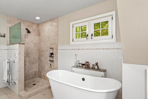 1843 Highland Parkway, Saint Paul, MN 55116