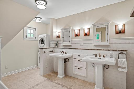1843 Highland Parkway, Saint Paul, MN 55116