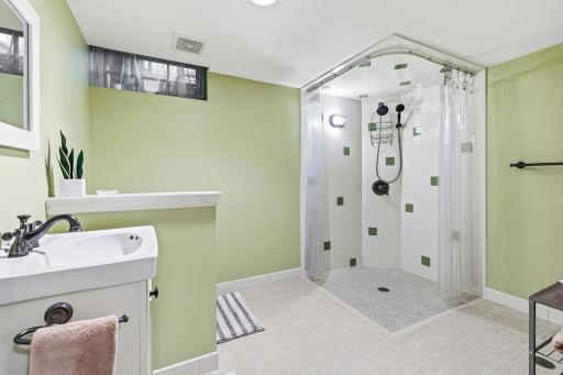 1843 Highland Parkway, Saint Paul, MN 55116