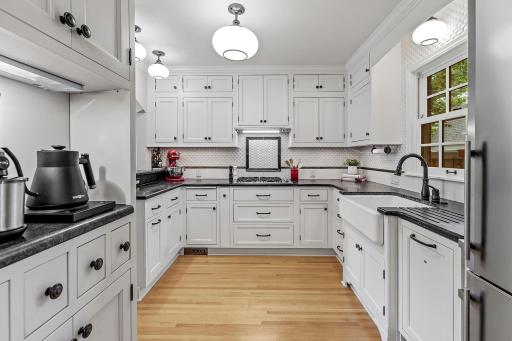 1843 Highland Parkway, Saint Paul, MN 55116