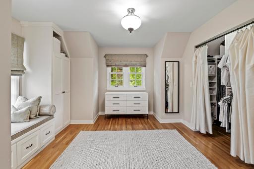 1843 Highland Parkway, Saint Paul, MN 55116