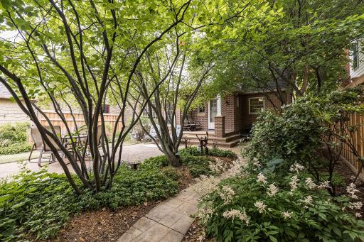 1843 Highland Parkway, Saint Paul, MN 55116