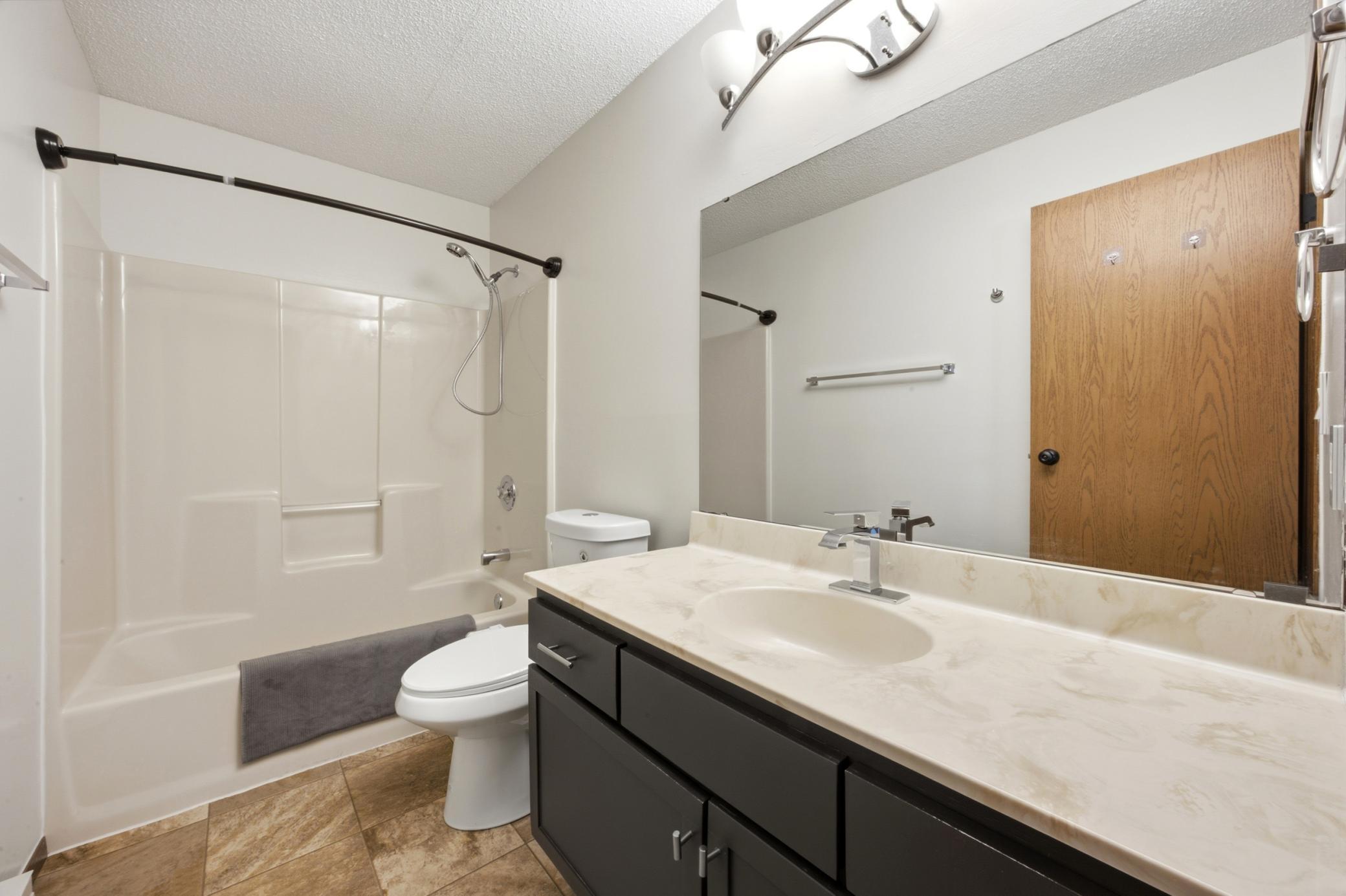 Upper Full Bath 1.jpg