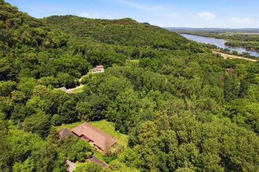 47060 Queens Cove Circle, La Crescent, MN 55947