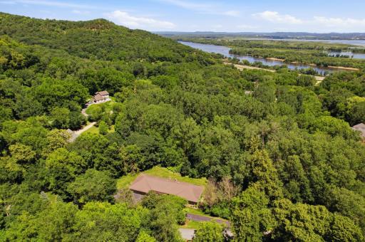 47060 Queens Cove Circle, La Crescent, MN 55947