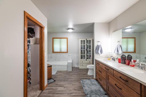 47060 Queens Cove Circle, La Crescent, MN 55947
