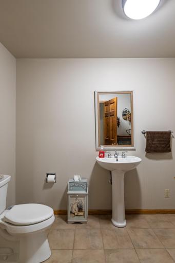 47060 Queens Cove Circle, La Crescent, MN 55947