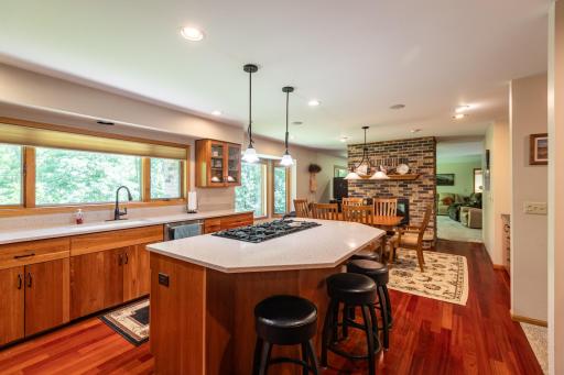 47060 Queens Cove Circle, La Crescent, MN 55947