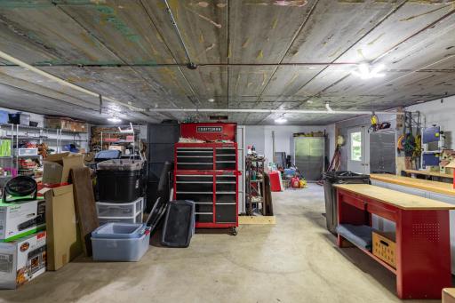 47060 Queens Cove Circle, La Crescent, MN 55947