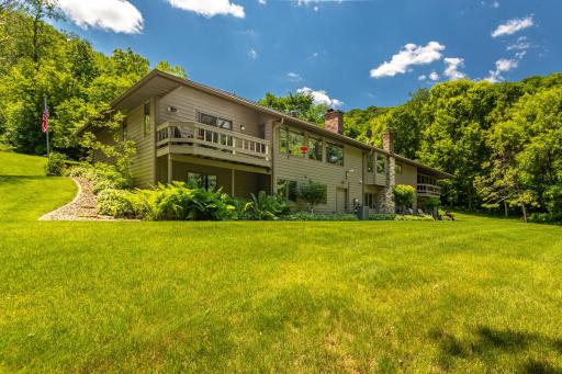 47060 Queens Cove Circle, La Crescent, MN 55947