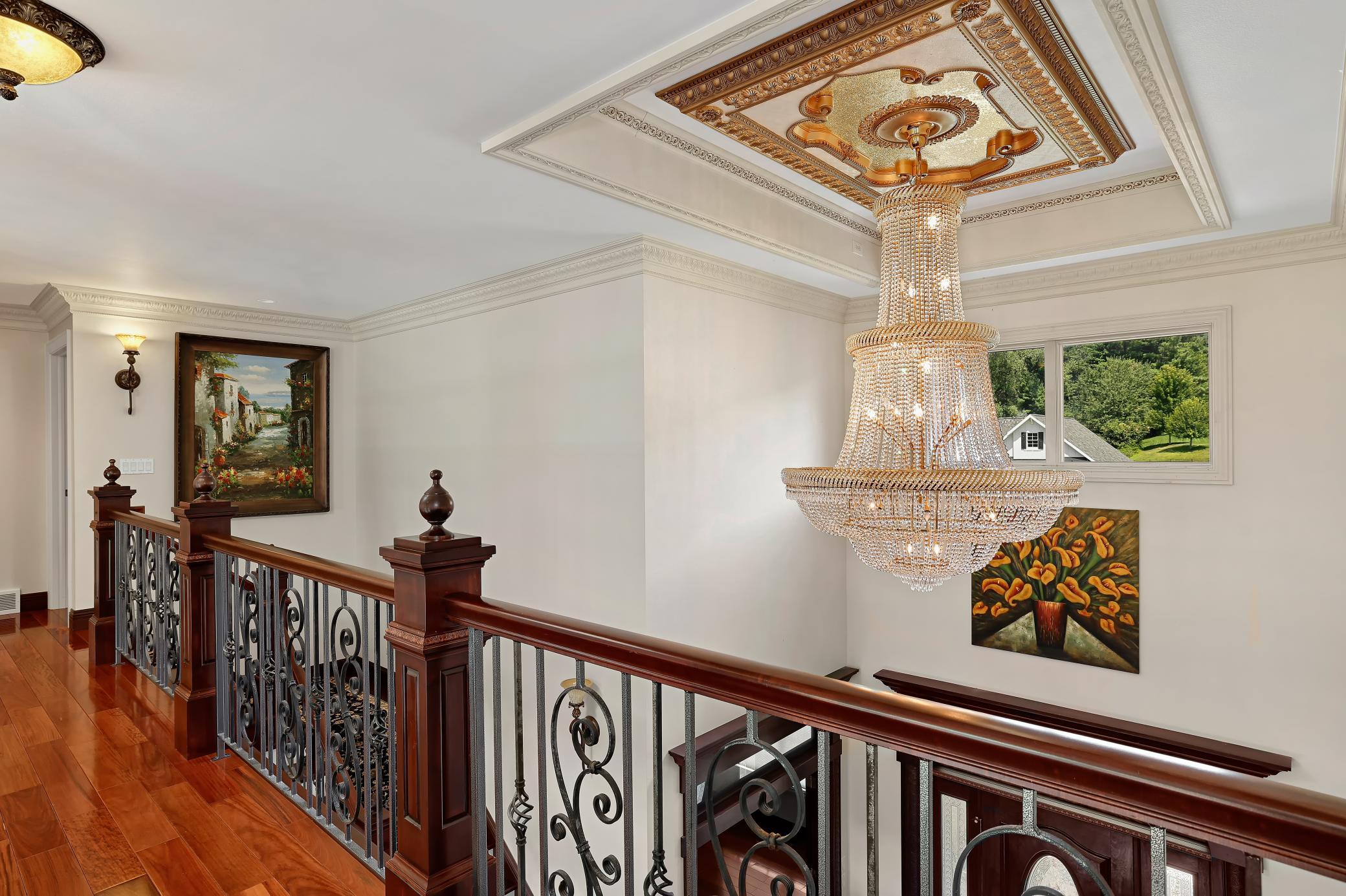 Foyer chandelier