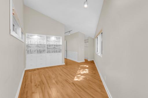 14717 Minnehaha Place, Wayzata, MN 55391