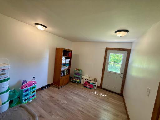 48760 10th Avenue, Kenyon, MN 55946