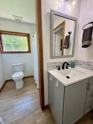 48760 10th Avenue, Kenyon, MN 55946