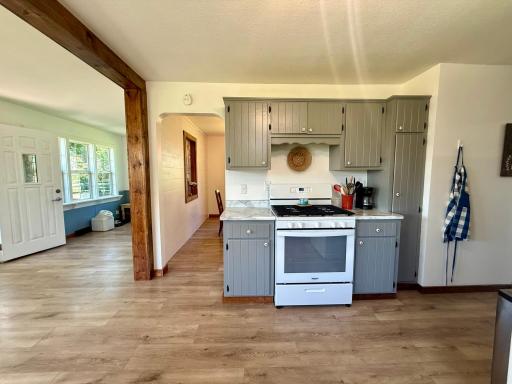 48760 10th Avenue, Kenyon, MN 55946