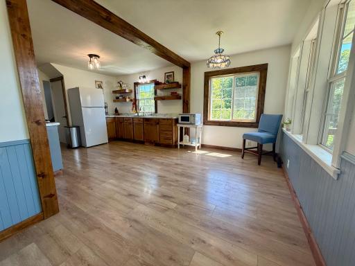 48760 10th Avenue, Kenyon, MN 55946
