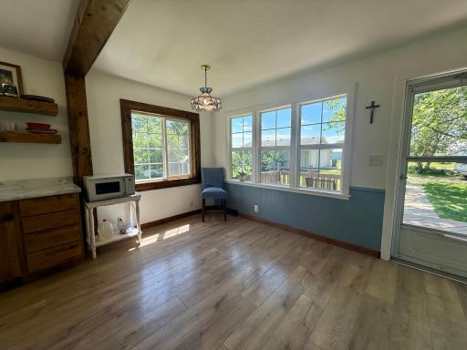 48760 10th Avenue, Kenyon, MN 55946