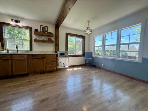 48760 10th Avenue, Kenyon, MN 55946