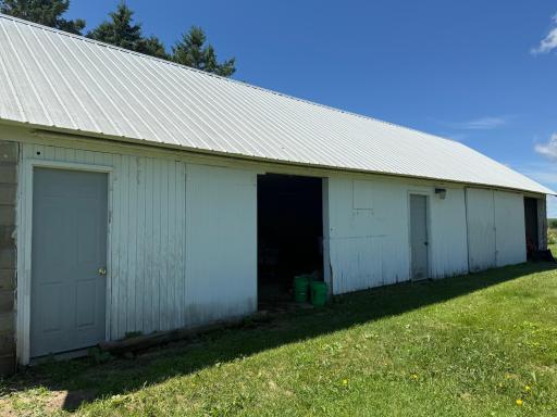 48760 10th Avenue, Kenyon, MN 55946