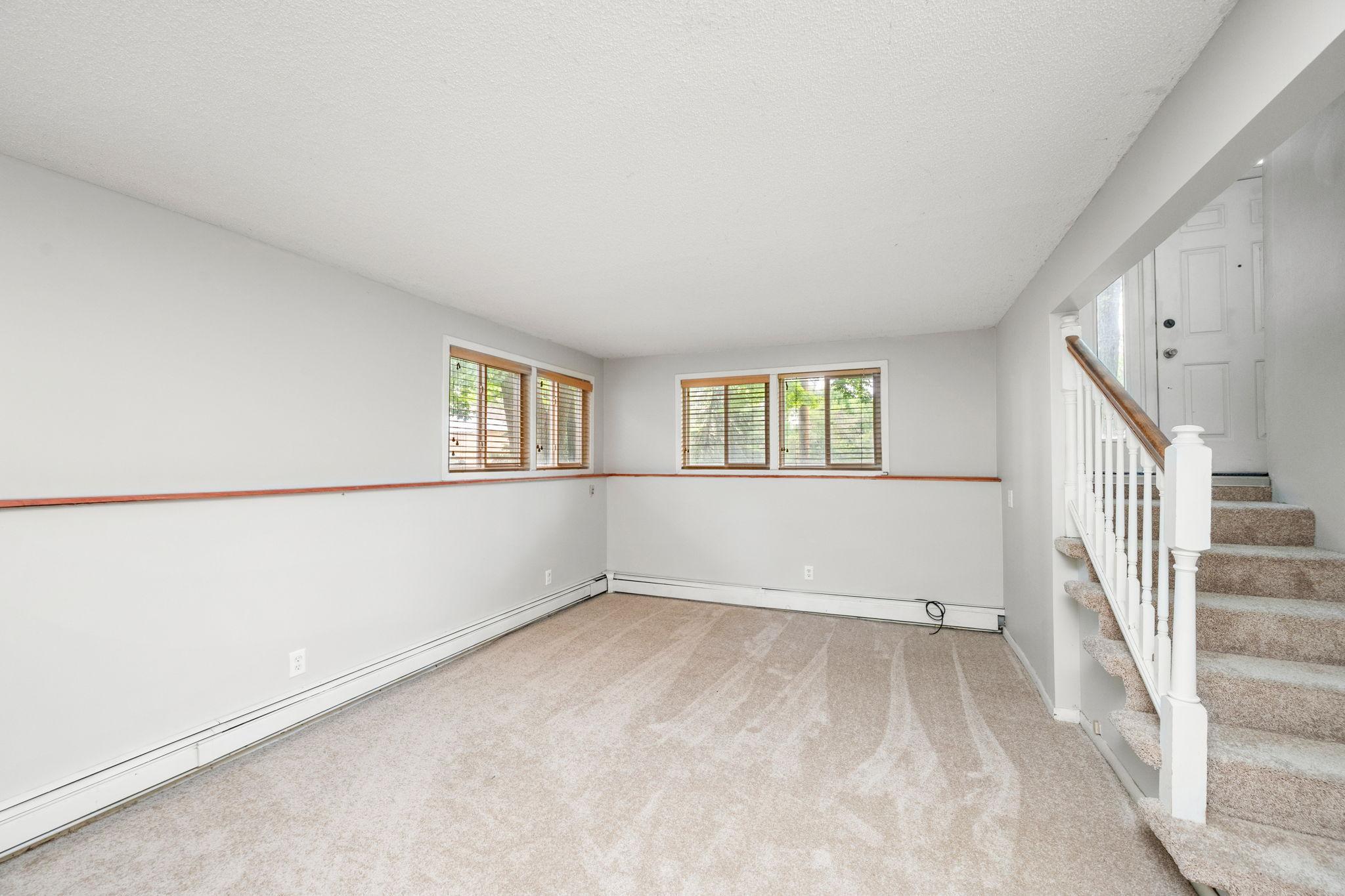 18-web-or-mls-5200-greenwood-cir.jpg
