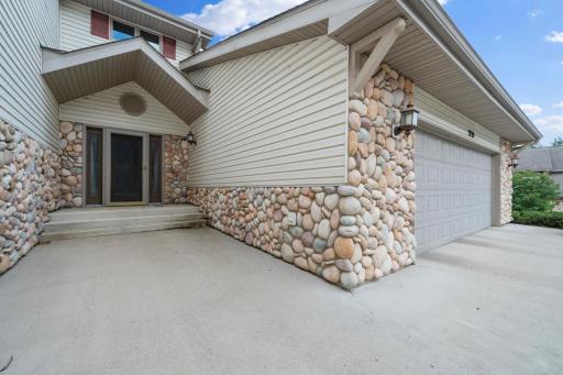 2729 Arrowwood Drive NW, Alexandria, MN 56308