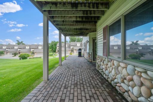 With multiple indoor and outdoor living spaces, you won't lack in space to entertain or relax!