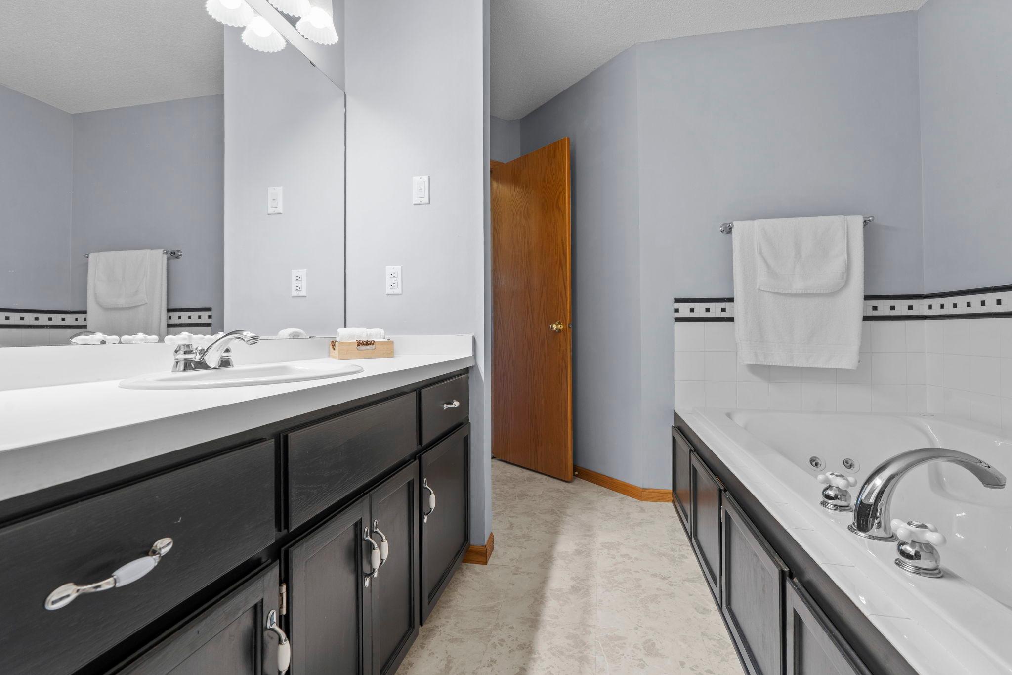 Seperate Shower and Jetted Tub