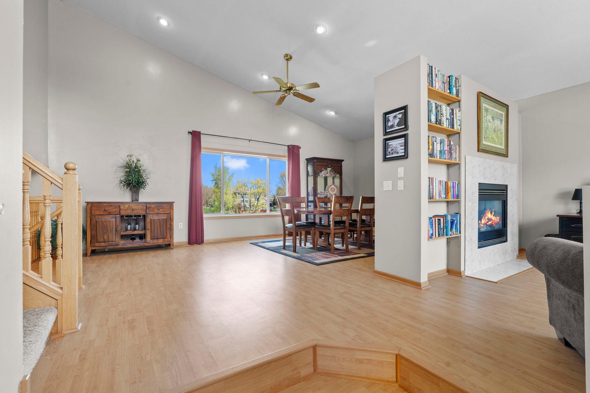 Open floorplan & Vaulted Ceilings.