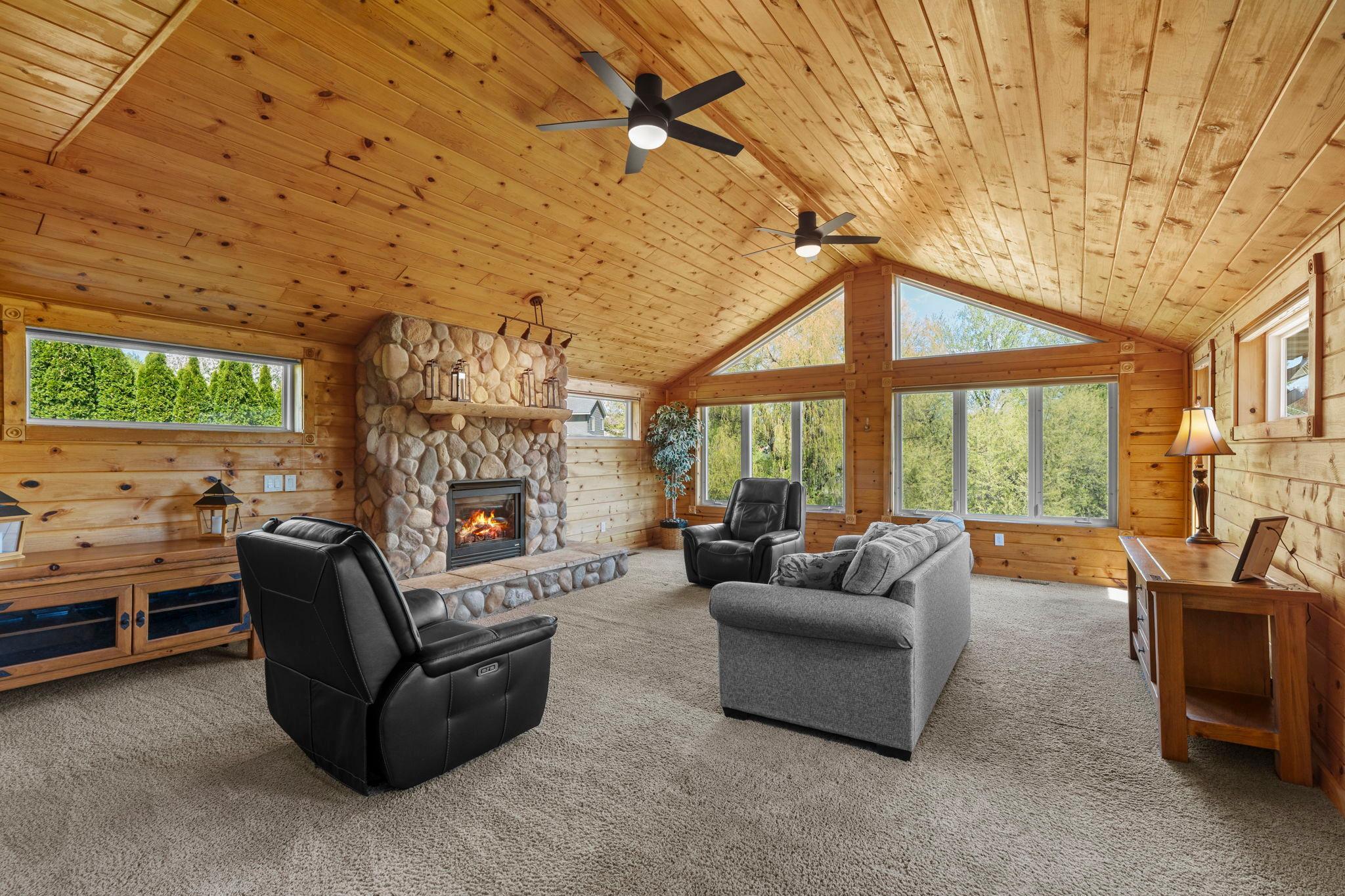 Cozy Four Seasons Porch