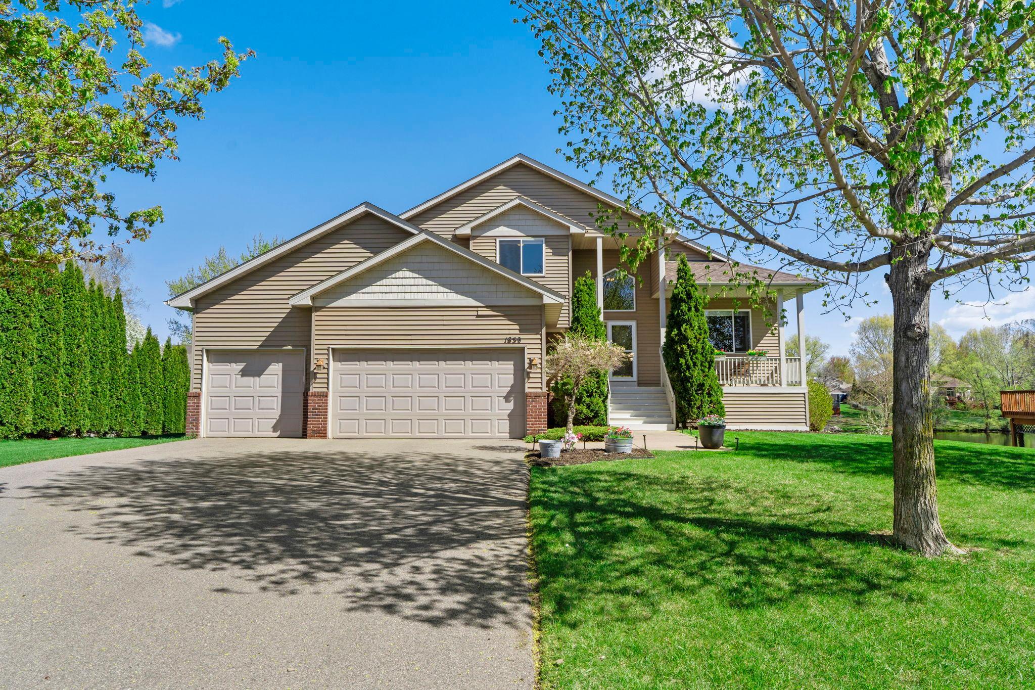 Welcome Home to 1839 Quebec St, 55038