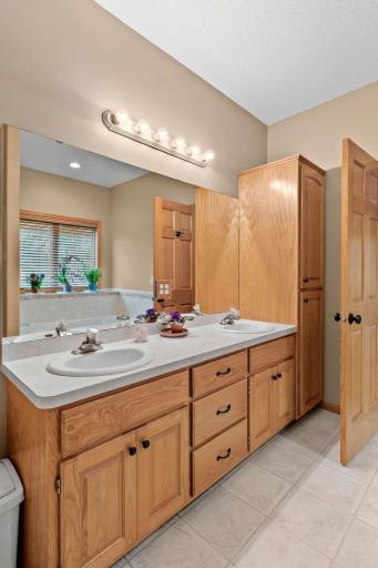 30-web-or-mls-2373 Quail Creek Pkwy-30.jpg