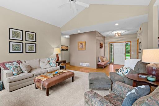 17-web-or-mls-2373 Quail Creek Pkwy-17.jpg