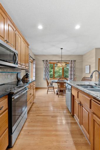 23-web-or-mls-2373 Quail Creek Pkwy-23.jpg
