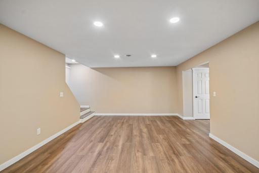 18-web-or-mls-E Cheyenne St-S0207-018.jpg