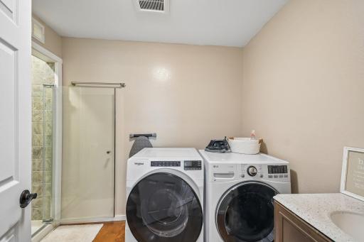 30-web-or-mls-E Cheyenne St-S0207-030.jpg