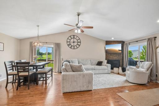 428 E Cheyenne Street, Roberts, WI 54023